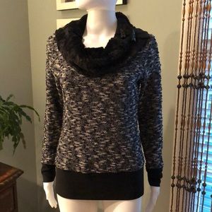 Frank Lyman black and white sweater with faux fur